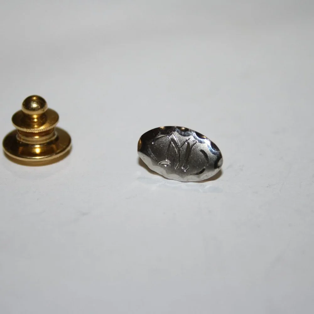 🅼💿 Vintage Silver “M” Lapel Pin · .5